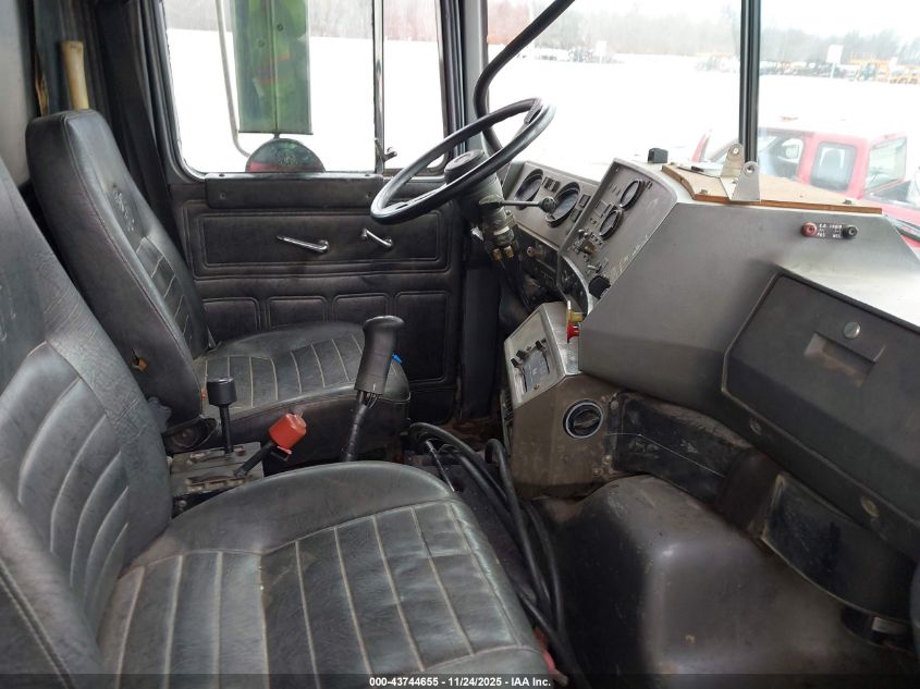 2000 Mack 600 Ch600 VIN: 1M1AA18Y6YW120928 Lot: 43744655