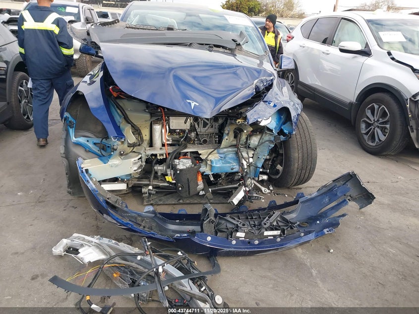 2021 Tesla Model Y Long Range Dual Motor All-Wheel Drive VIN: 5YJYGDEE1MF218269 Lot: 43744711