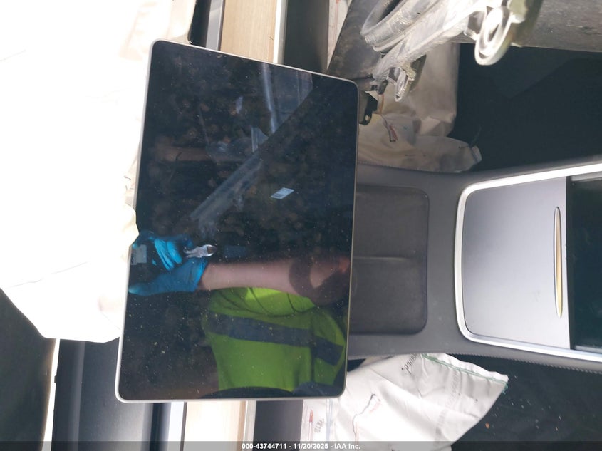 2021 Tesla Model Y Long Range Dual Motor All-Wheel Drive VIN: 5YJYGDEE1MF218269 Lot: 43744711