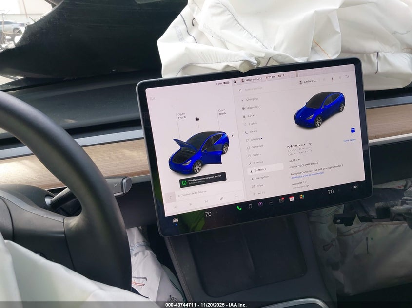 2021 Tesla Model Y Long Range Dual Motor All-Wheel Drive VIN: 5YJYGDEE1MF218269 Lot: 43744711