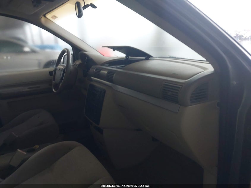 2FMDA51614BA40358 2004 FORD FREESTAR photo no. 5