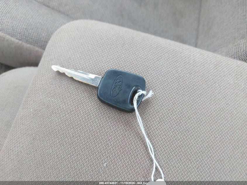 2000 Ford Ranger Xl/Xlt VIN: 1FTYR10V0YTA68562 Lot: 43744821