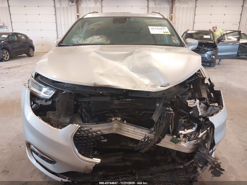 2022 Chrysler Pacifica Touring L Awd VIN: 2C4RC3BG3NR140275 Lot: 43744847