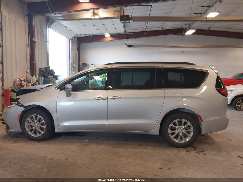 2022 Chrysler Pacifica Touring L Awd VIN: 2C4RC3BG3NR140275 Lot: 43744847