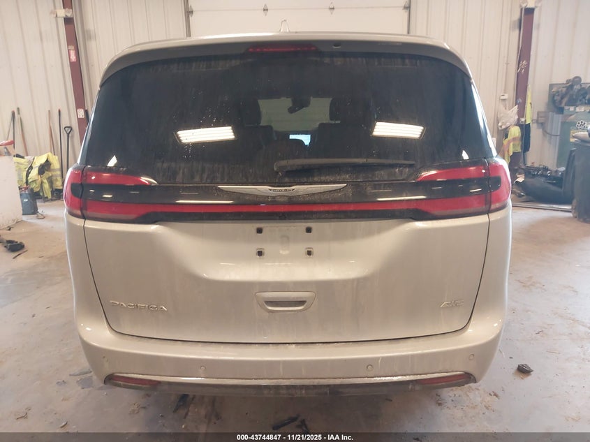 2022 Chrysler Pacifica Touring L Awd VIN: 2C4RC3BG3NR140275 Lot: 43744847