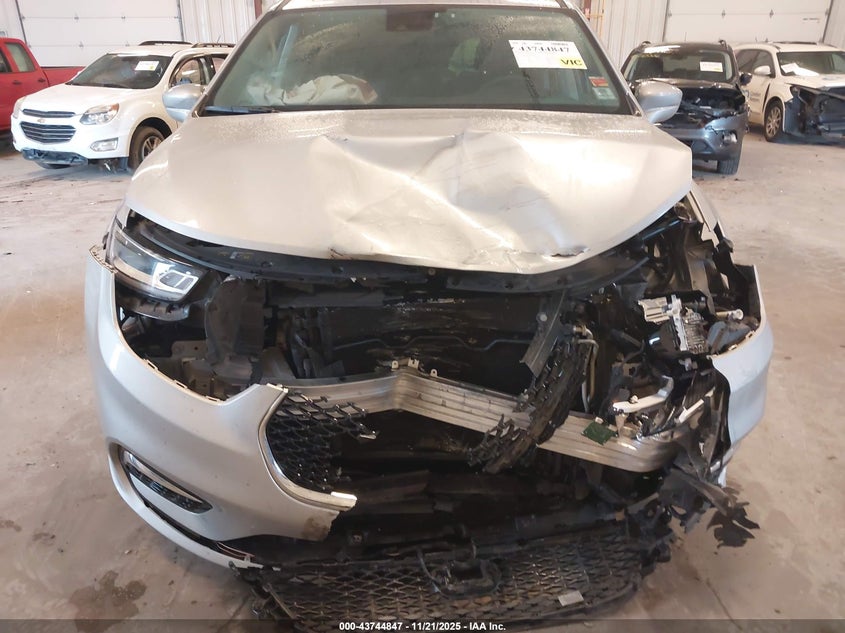 2022 Chrysler Pacifica Touring L Awd VIN: 2C4RC3BG3NR140275 Lot: 43744847