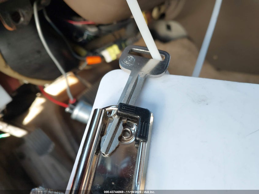 1995 Toyota Camry Le VIN: JT2GK12E5S0124624 Lot: 43744869