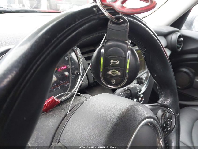 2015 Mini Hardtop Cooper VIN: WMWXS5C51FT831802 Lot: 43744892