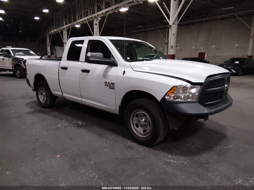 2022 Ram 1500 Classic Tradesman 4X4 6'4 Box