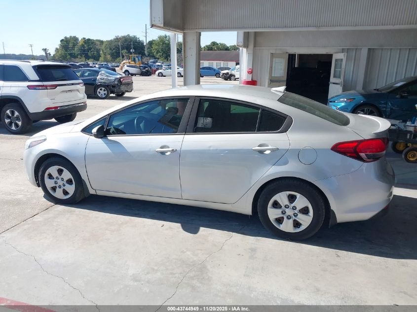 2018 Kia Forte Lx VIN: 3KPFL4A7XJE247250 Lot: 43744949
