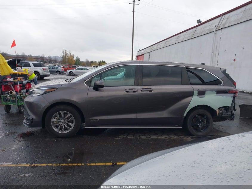 2021 Toyota Sienna Le VIN: 5TDKRKEC1MS026610 Lot: 43744960