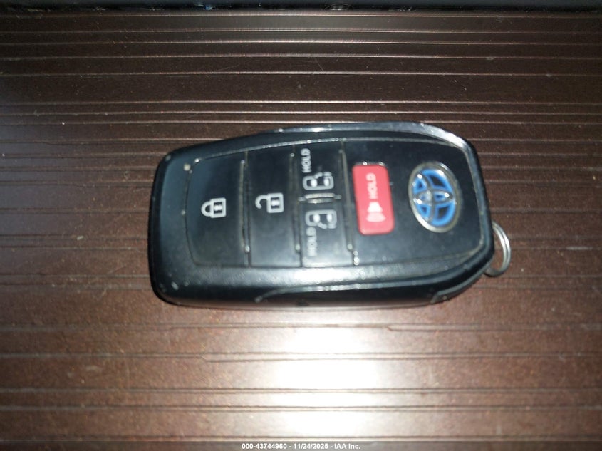 2021 Toyota Sienna Le VIN: 5TDKRKEC1MS026610 Lot: 43744960