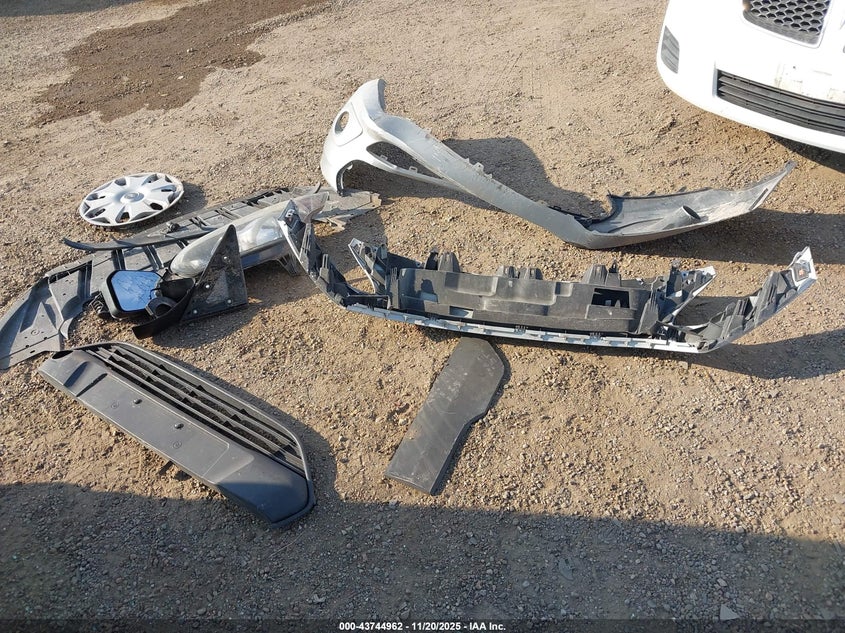 2015 Ford Transit Connect Xl VIN: NM0LE6E7XF1203680 Lot: 43744962