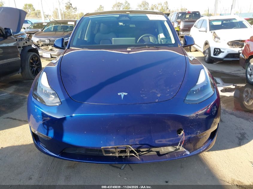 2023 Tesla Model Y Awd/Long Range Dual Motor All-Wheel Drive VIN: 7SAYGDEE5PF890004 Lot: 43745039