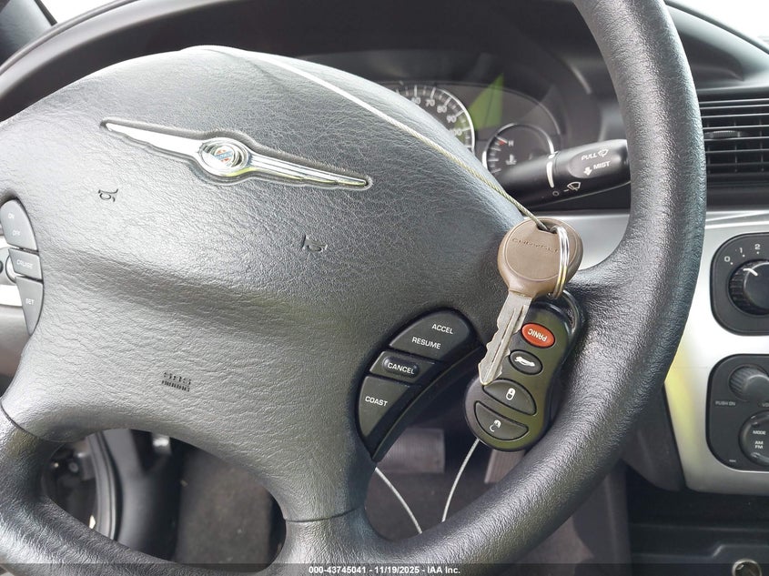 2005 Chrysler Sebring Touring VIN: 1C3EL55R05N704179 Lot: 43745041