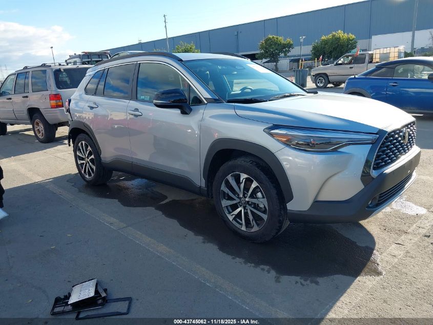 TOYOTA COROLLA CROSS XLE