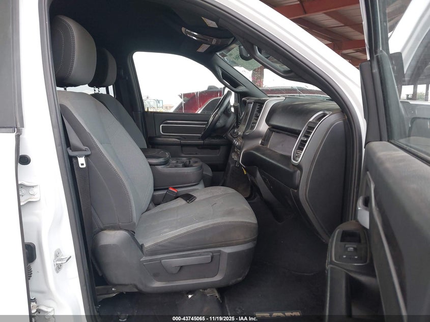 2024 Ram 3500 Big Horn 4X4 8' Box VIN: 3C63RRHL2RG344788 Lot: 43745065