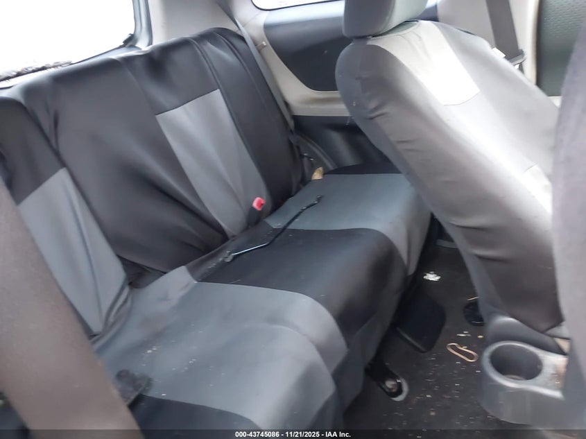 2008 Toyota Yaris VIN: JTDJT903585200123 Lot: 43745086