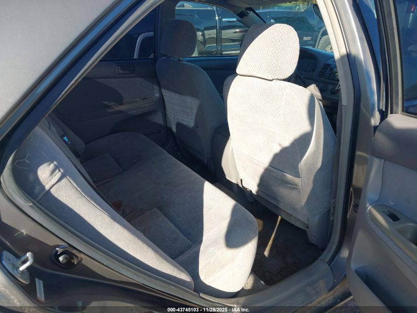 2003 Toyota Camry Le VIN: 4T1BE32K83U706507 Lot: 43745103