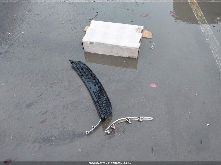 2007 Suzuki Sx4 Convenience/Rally VIN: JS2YB413775106560 Lot: 43745178