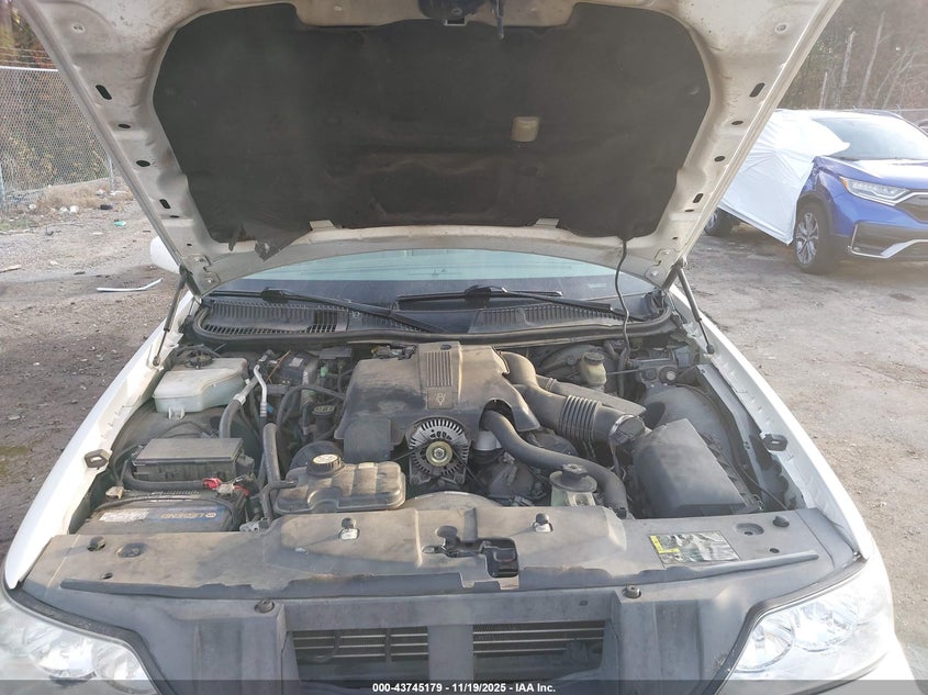 2003 Lincoln Town Car Cartier VIN: 1LNHM83W63Y646313 Lot: 43745179