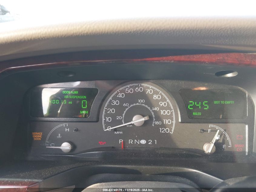 2003 Lincoln Town Car Cartier VIN: 1LNHM83W63Y646313 Lot: 43745179