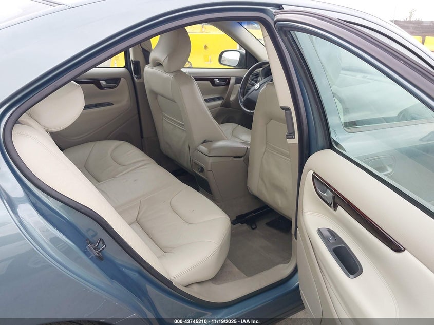 2002 Volvo S60 2.4T VIN: YV1RS58D922101299 Lot: 43745210