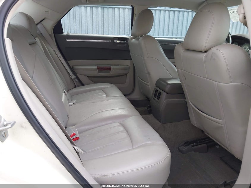 2009 Chrysler 300C Hemi VIN: 2C3LA63T49H580756 Lot: 43745259