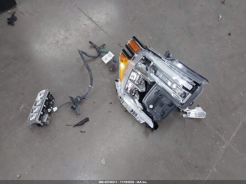 2020 GMC Sierra 1500 4Wd Short Box Denali VIN: 3GTU9FED3LG453082 Lot: 43745311