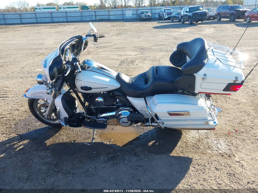 2013 Harley-Davidson Flhtcu Ultra Classic Electra Gld VIN: 1HD1FCM19DB626145 Lot: 43745313