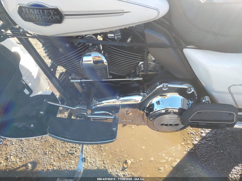 2013 Harley-Davidson Flhtcu Ultra Classic Electra Gld VIN: 1HD1FCM19DB626145 Lot: 43745313