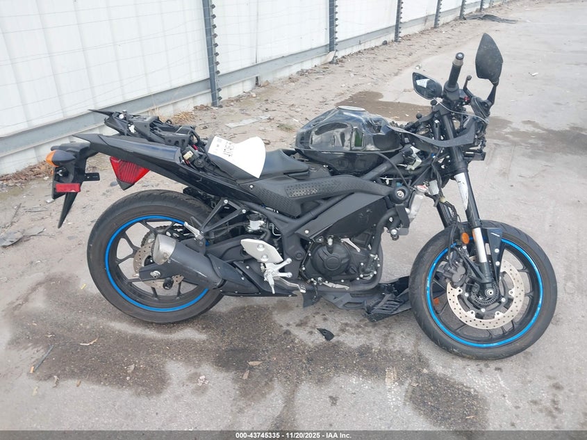 2022 Yamaha Yzfr3 A VIN: MH3RH18Y4NK008521 Lot: 43745335