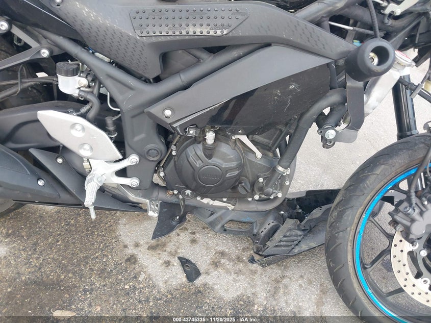 2022 Yamaha Yzfr3 A VIN: MH3RH18Y4NK008521 Lot: 43745335