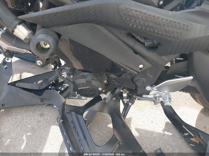 2022 Yamaha Yzfr3 A VIN: MH3RH18Y4NK008521 Lot: 43745335