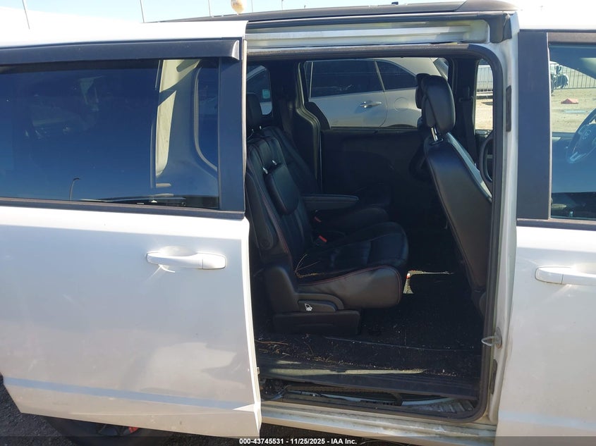 2019 Dodge Grand Caravan Gt VIN: 2C4RDGEG7KR739899 Lot: 43745531