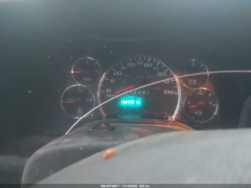 2017 Chevrolet Express 2500 Work Van VIN: 1GCWGAFF2H1335709 Lot: 43745571