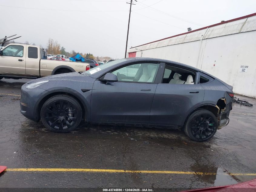 2022 Tesla Model Y Long Range Dual Motor All-Wheel Drive VIN: 7SAYGDEE4NF430216 Lot: 43745598
