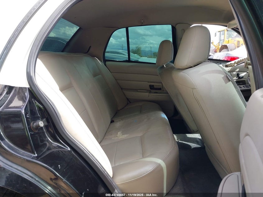 2007 Ford Crown Victoria Police/Police Interceptor VIN: 2FAHP71W27X120121 Lot: 43745657