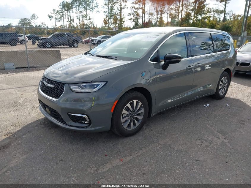 2025 Chrysler Pacifica - 2C4RC1S76SR565392