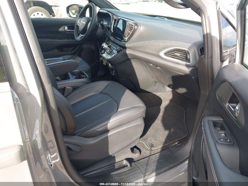 2025 Chrysler Pacifica - 2C4RC1S76SR565392