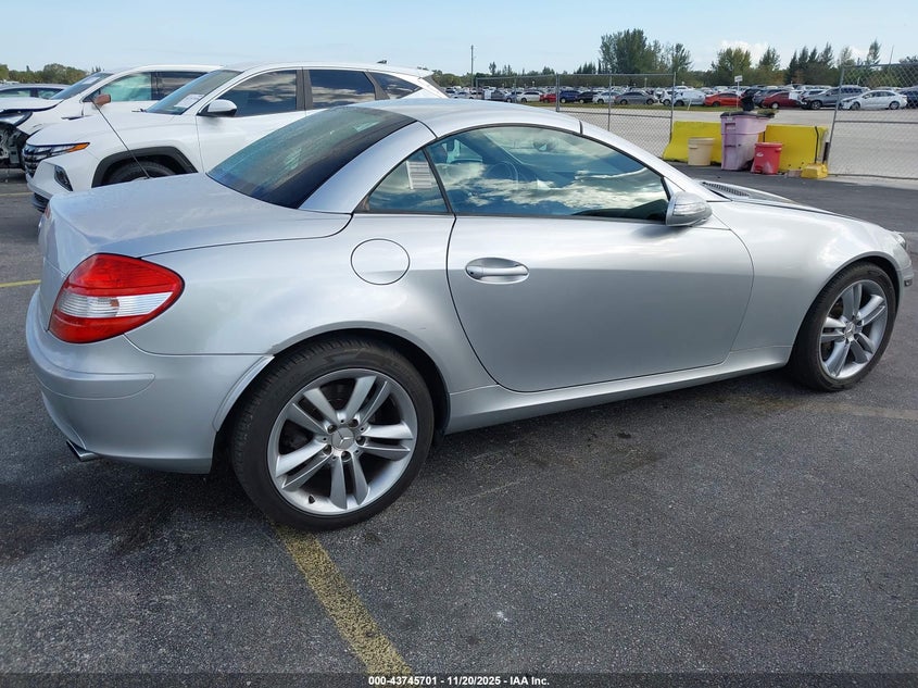 2005 Mercedes-Benz Slk 350 VIN: WDBWK56F35F030772 Lot: 43745701