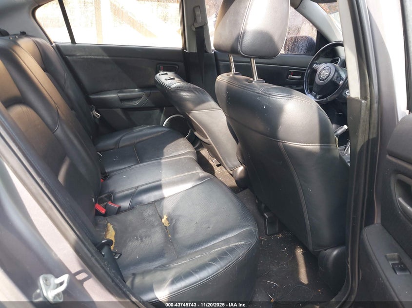 2004 Mazda Mazda3 S VIN: JM1BK323441166193 Lot: 43745743