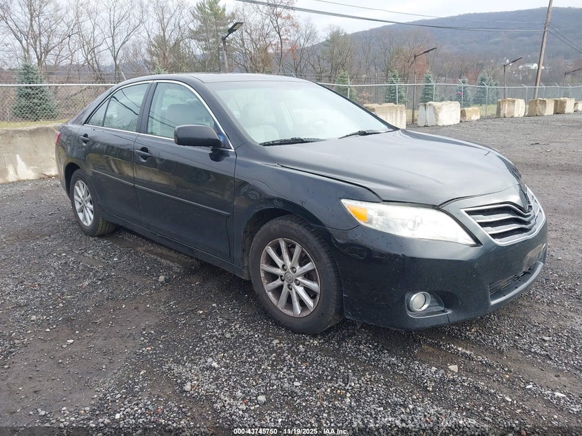 TOYOTA CAMRY XLE
