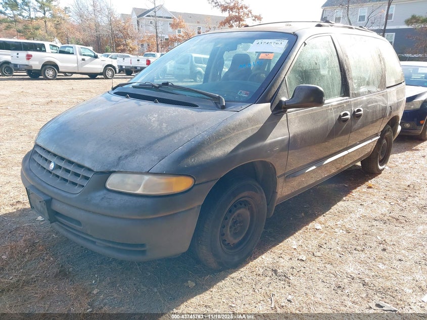2P4FP25B6VR395161 1997 PLYMOUTH VOYAGER photo no. 2