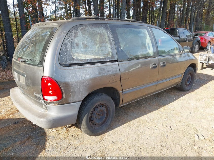 2P4FP25B6VR395161 1997 PLYMOUTH VOYAGER photo no. 4