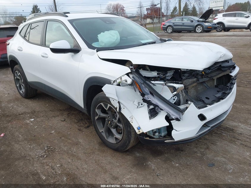 CHEVROLET TRAX FWD LT