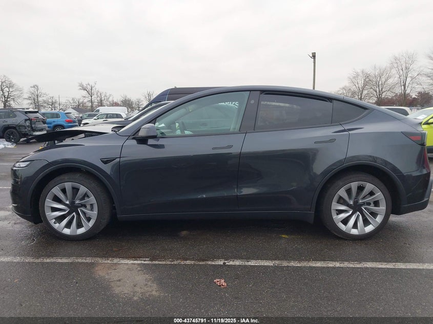 2026 Tesla Model Y Long Range Dual Motor All-Wheel Drive VIN: 7SAYGDED8TF386743 Lot: 43745791