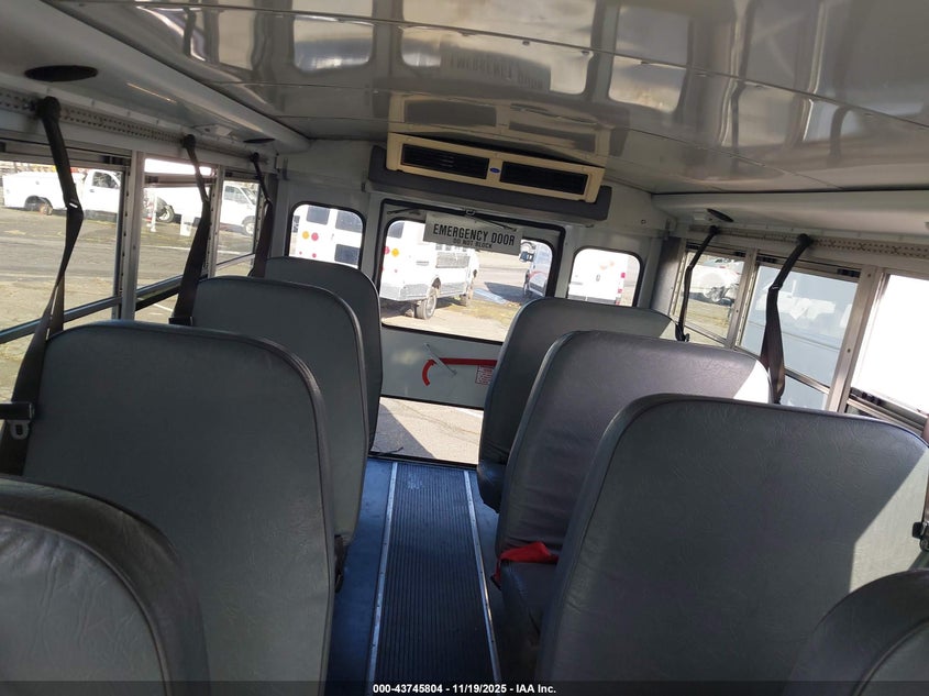 2006 Chevrolet Express Cutaway Work Van VIN: 1GBHG31V461256661 Lot: 43745804