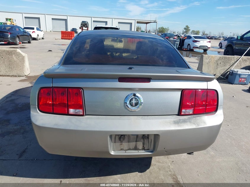 2008 Ford Mustang V6 Deluxe/V6 Premium VIN: 1ZVHT80N985126714 Lot: 43745940