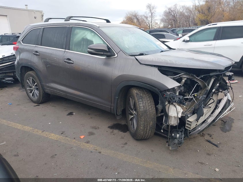 TOYOTA HIGHLANDER XLE